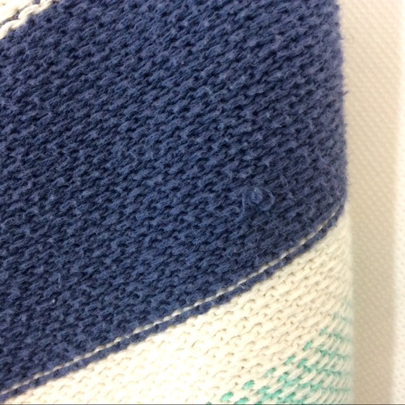 ❌SOLD❌ AEO Poncho Hoodie Drug Rug - Picture 7 of 7